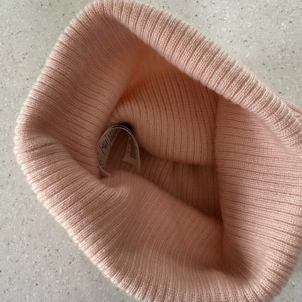 Adidas Peach Ribbed acrylic Beanie Hat! Soft! Embroidered logo. One size.